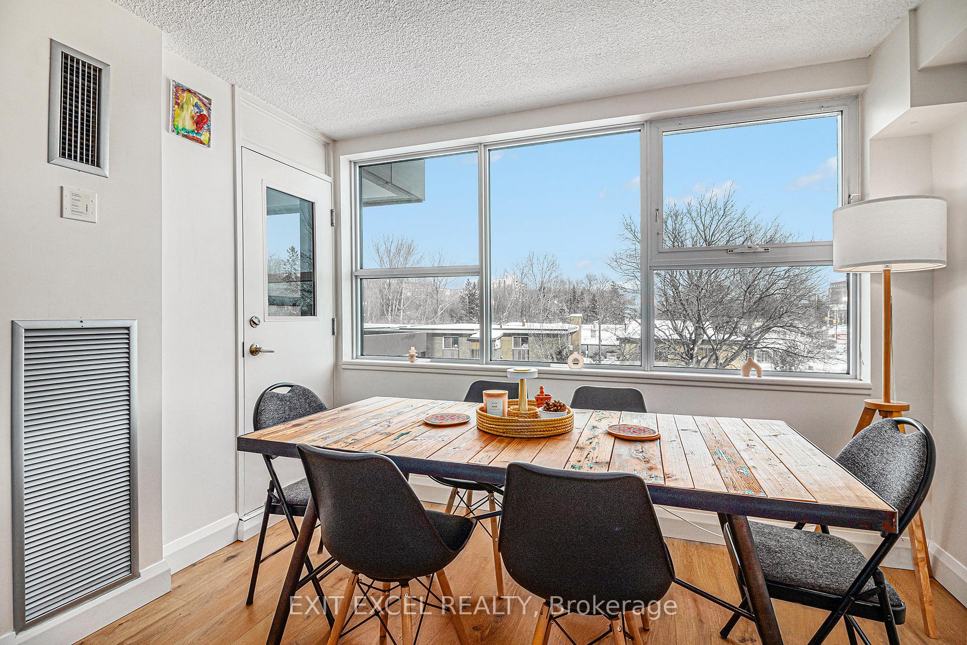 Photo 9 of Unit 312, 555 Brittany Drive, Ottawa, Viscount Alexander Park — HOMEH