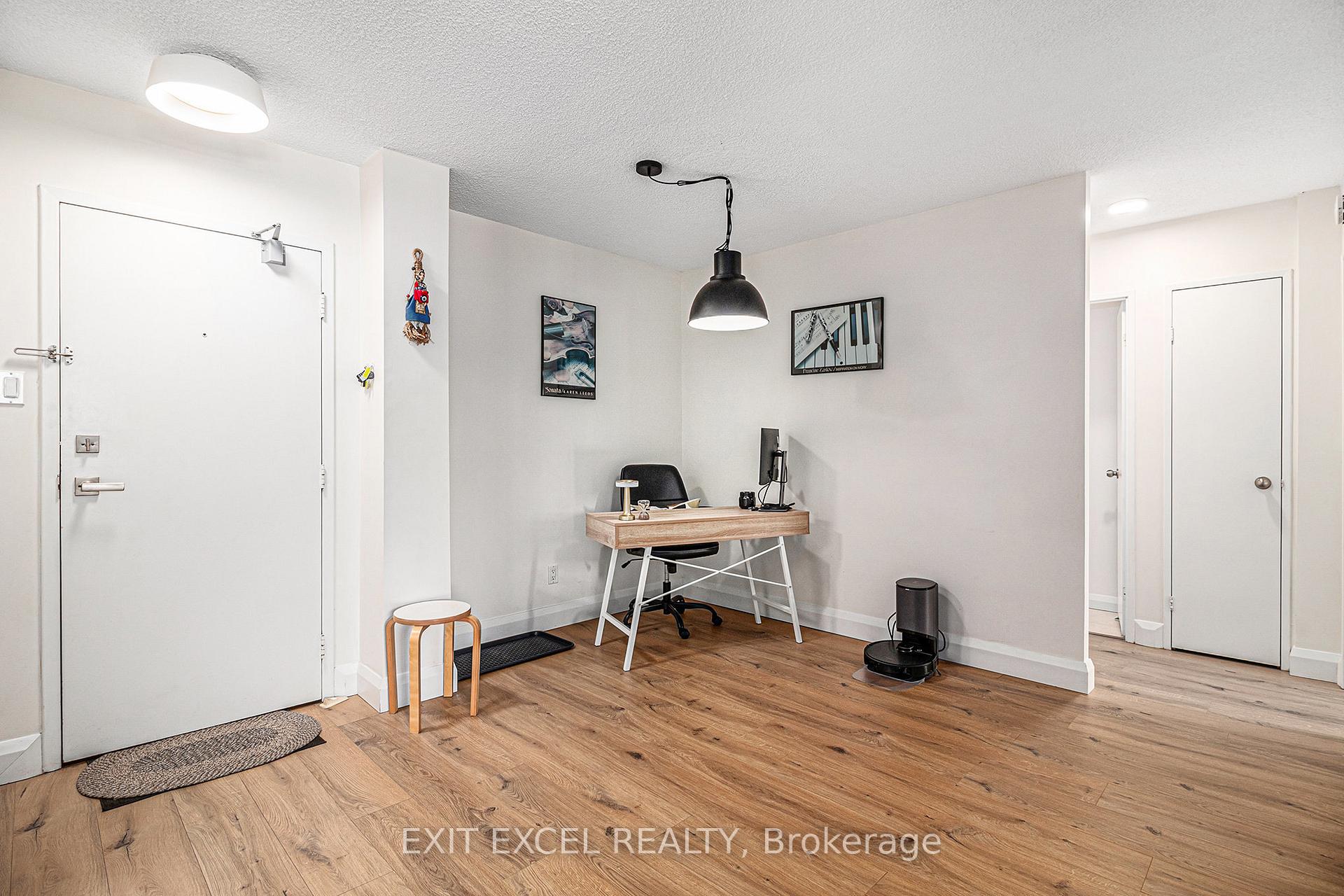 Photo 10 of Unit 312, 555 Brittany Drive, Ottawa, Viscount Alexander Park — HOMEH