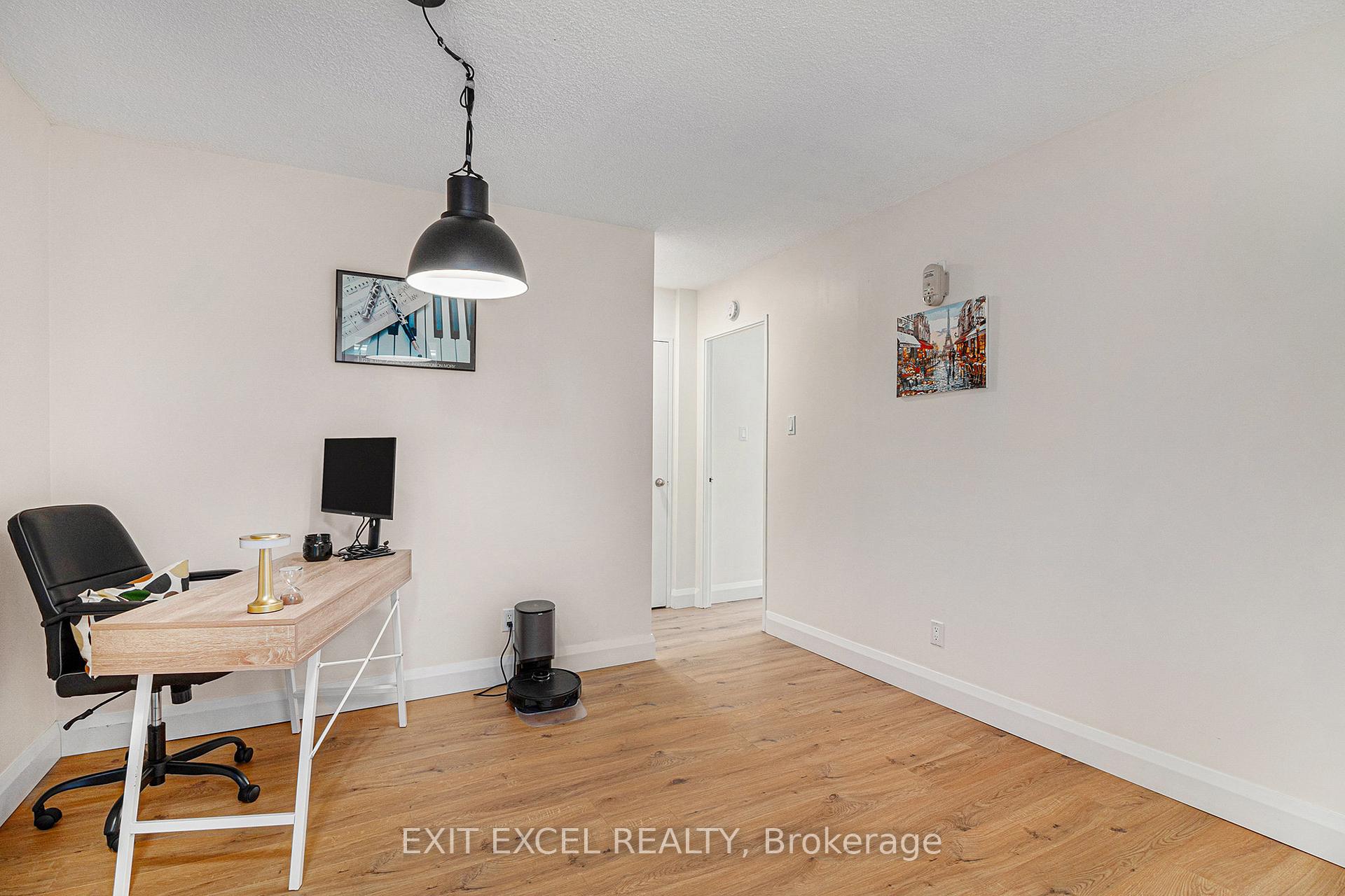 Photo 14 of Unit 312, 555 Brittany Drive, Ottawa, Viscount Alexander Park — HOMEH