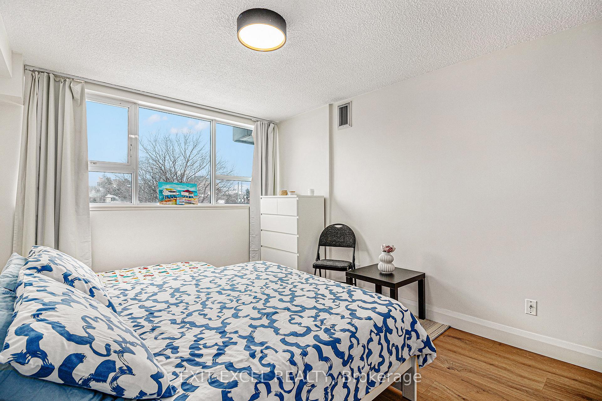Photo 16 of Unit 312, 555 Brittany Drive, Ottawa, Viscount Alexander Park — HOMEH