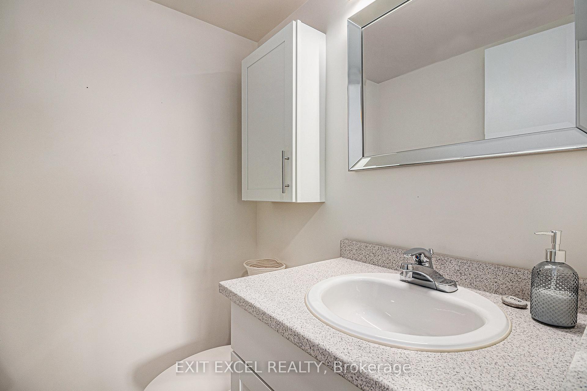 Photo 18 of Unit 312, 555 Brittany Drive, Ottawa, Viscount Alexander Park — HOMEH