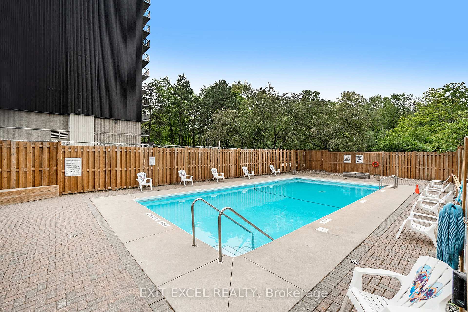 Photo 25 of Unit 312, 555 Brittany Drive, Ottawa, Viscount Alexander Park — HOMEH
