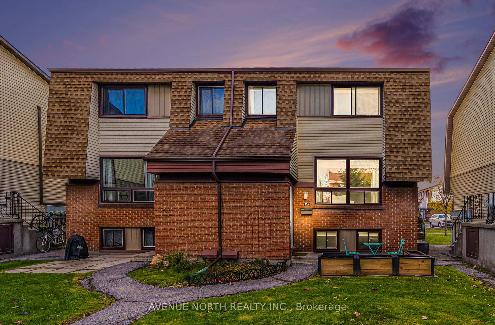Front of Unit 104, 15A Woodvale Green