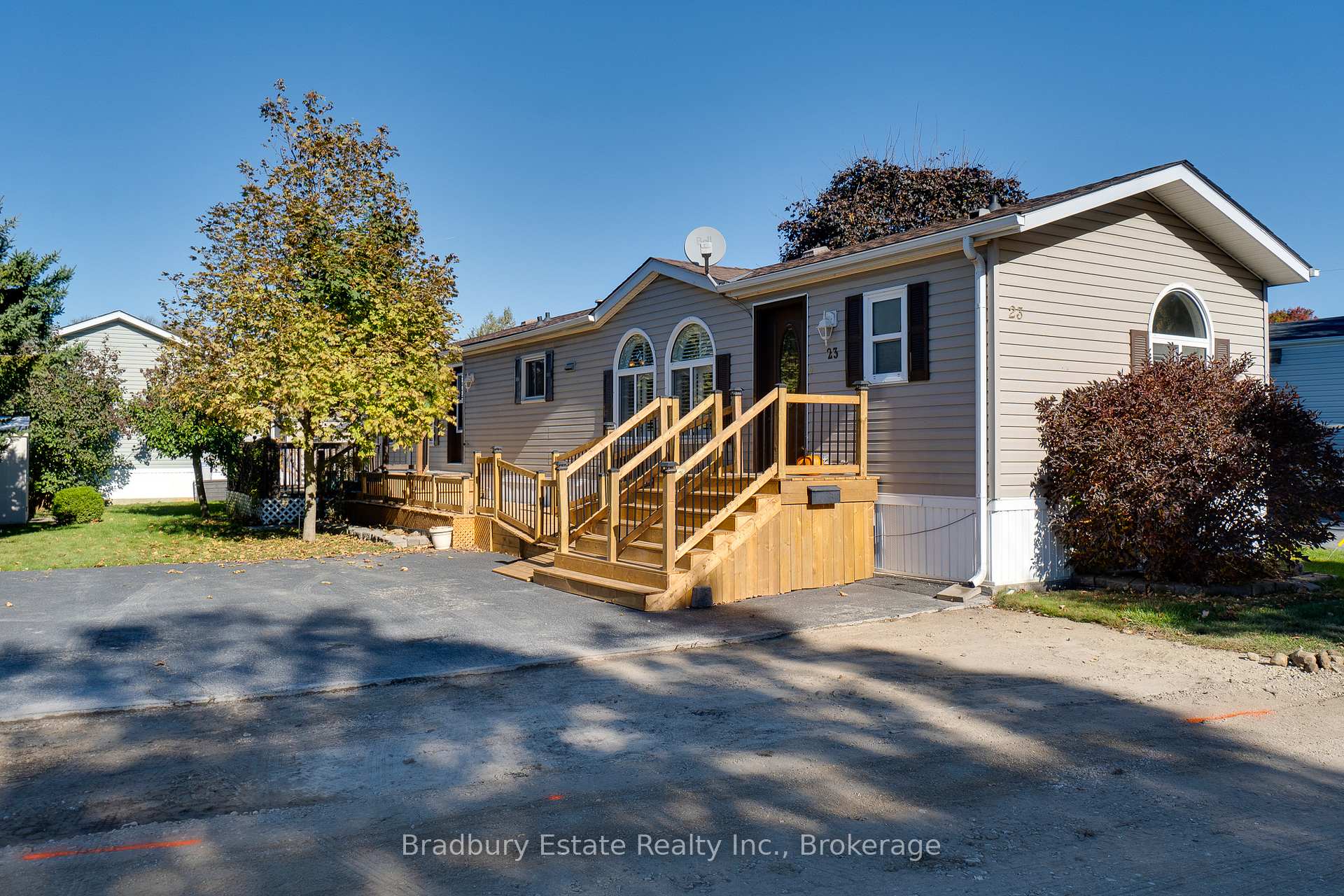 Photo 1 of 23 Olympia Avenue, Puslinch, Rural Puslinch East — HOMEH