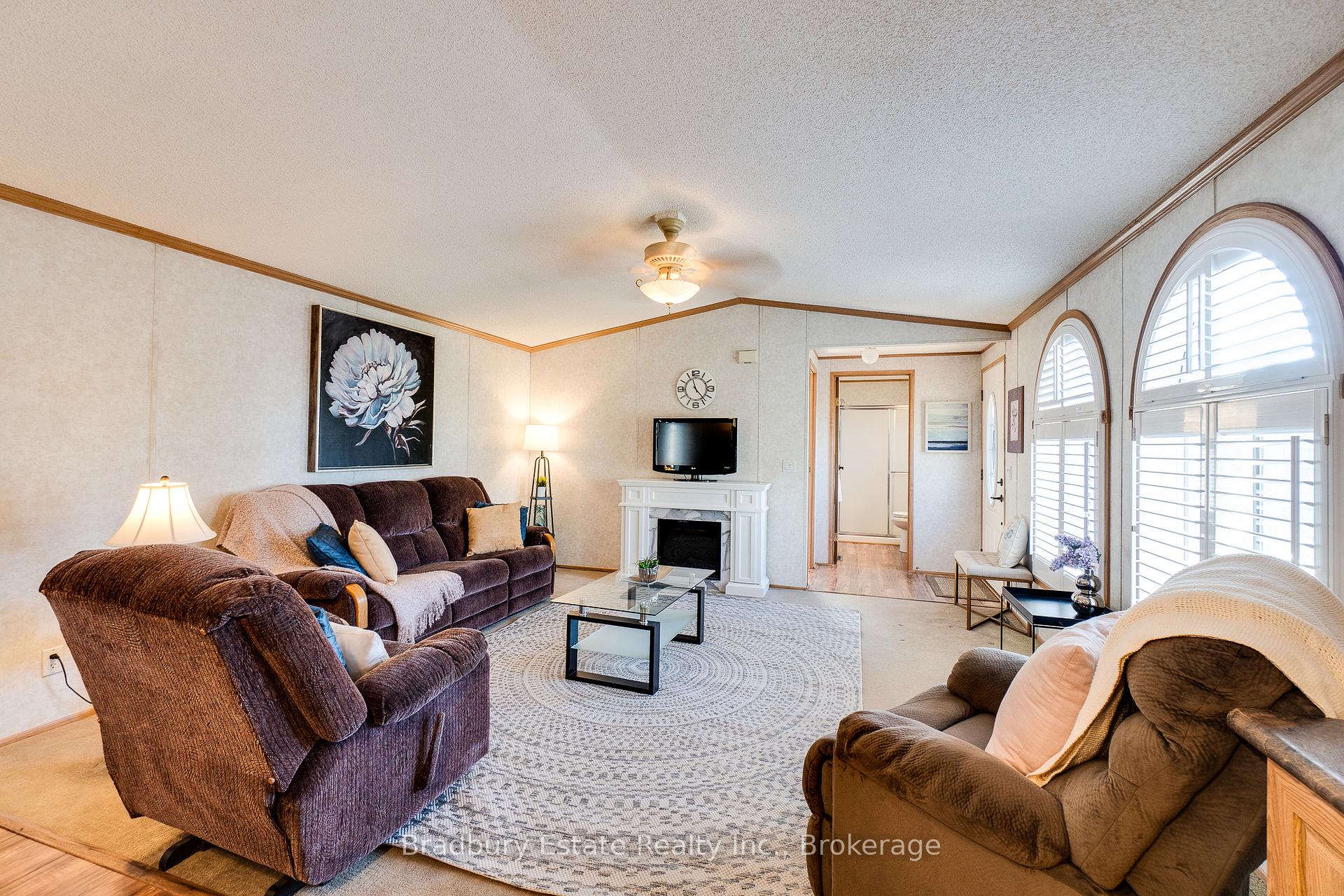 Photo 10 of 23 Olympia Avenue, Puslinch, Rural Puslinch East — HOMEH