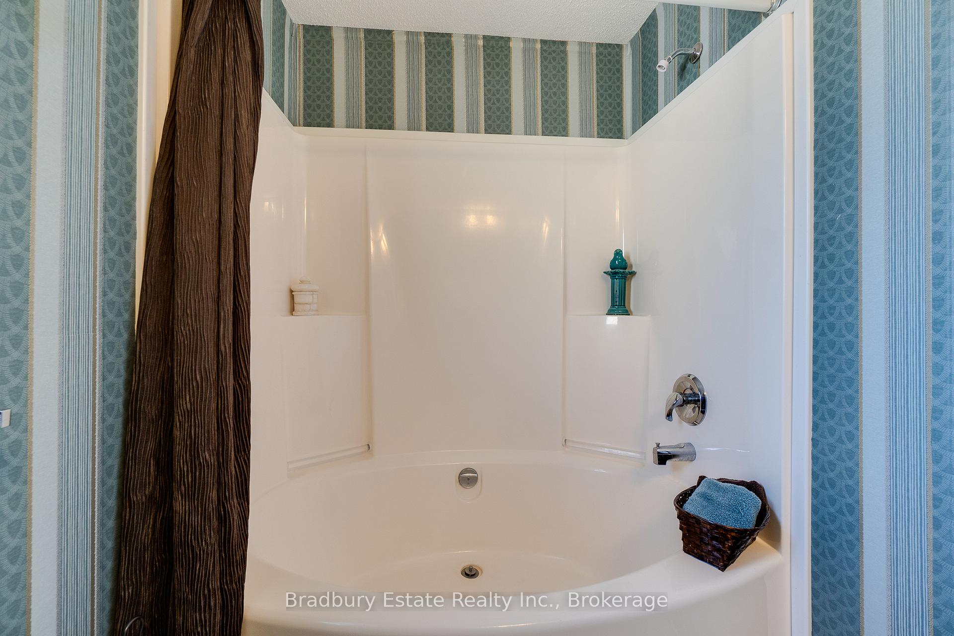 Photo 24 of 23 Olympia Avenue, Puslinch, Rural Puslinch East — HOMEH