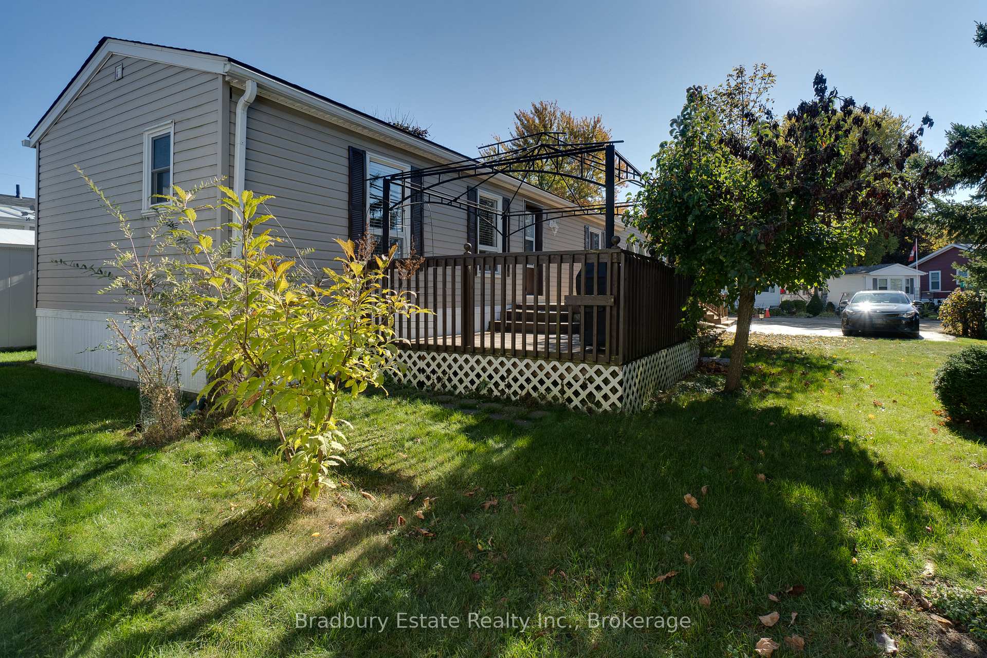 Photo 33 of 23 Olympia Avenue, Puslinch, Rural Puslinch East — HOMEH