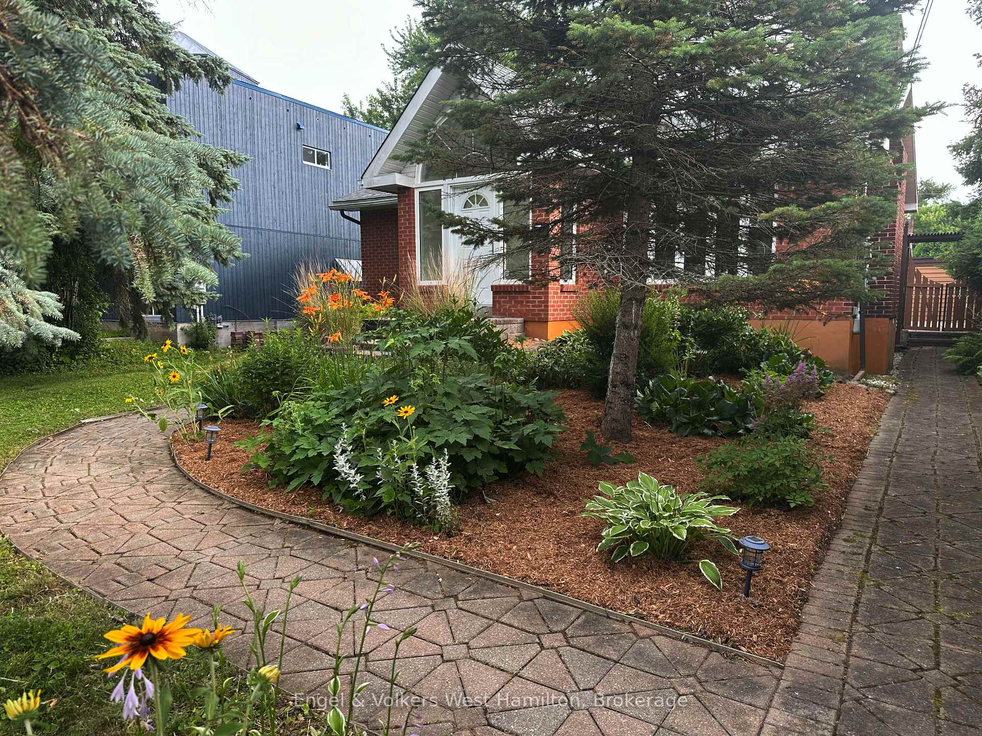 Photo 5 of 20 Nesbitt Street E, Ottawa, Crystal Bay/Rocky Point — HOMEH