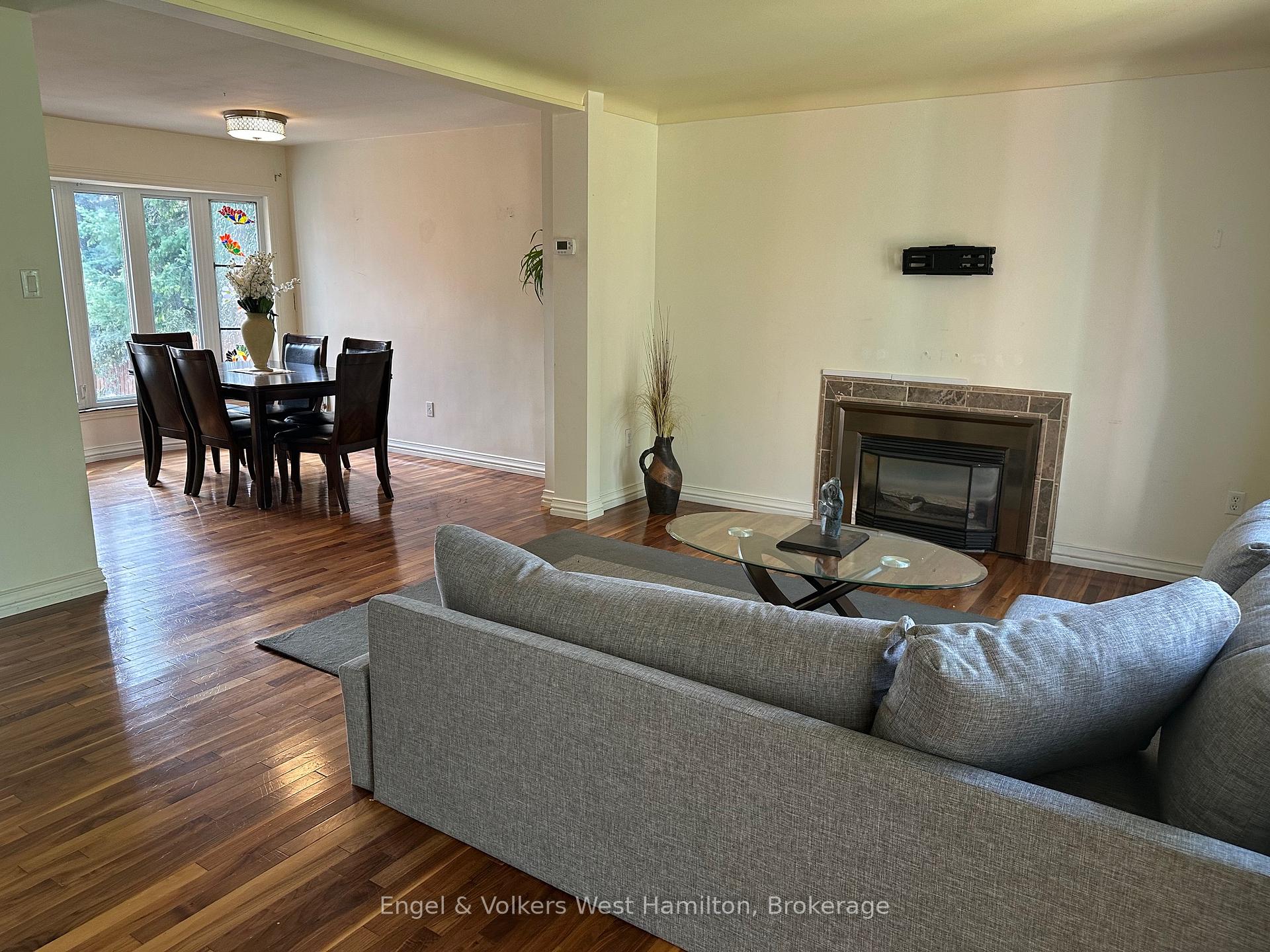 Photo 4 of 20 Nesbitt Street E, Ottawa, Crystal Bay/Rocky Point — HOMEH