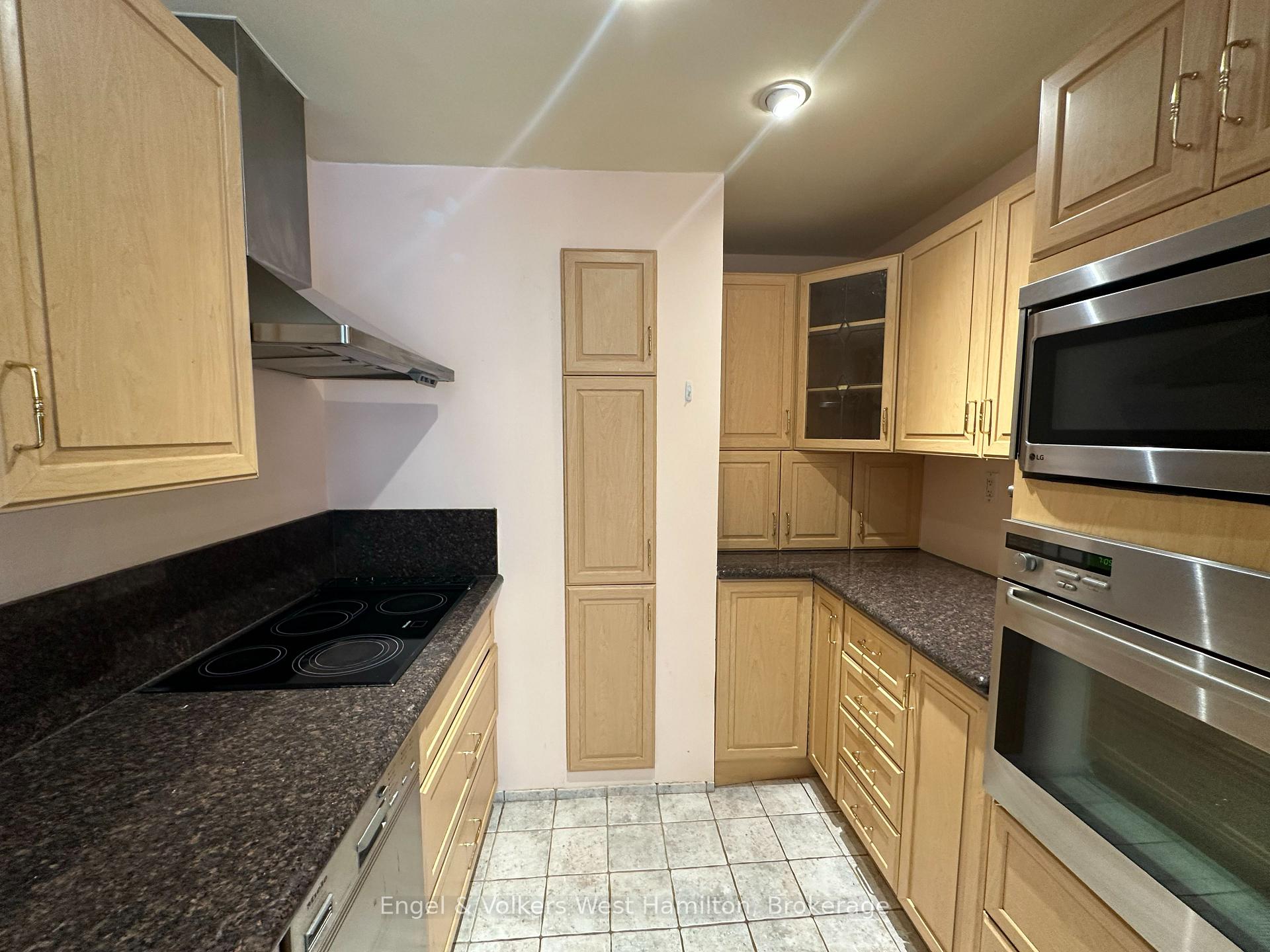 Photo 6 of 20 Nesbitt Street E, Ottawa, Crystal Bay/Rocky Point — HOMEH
