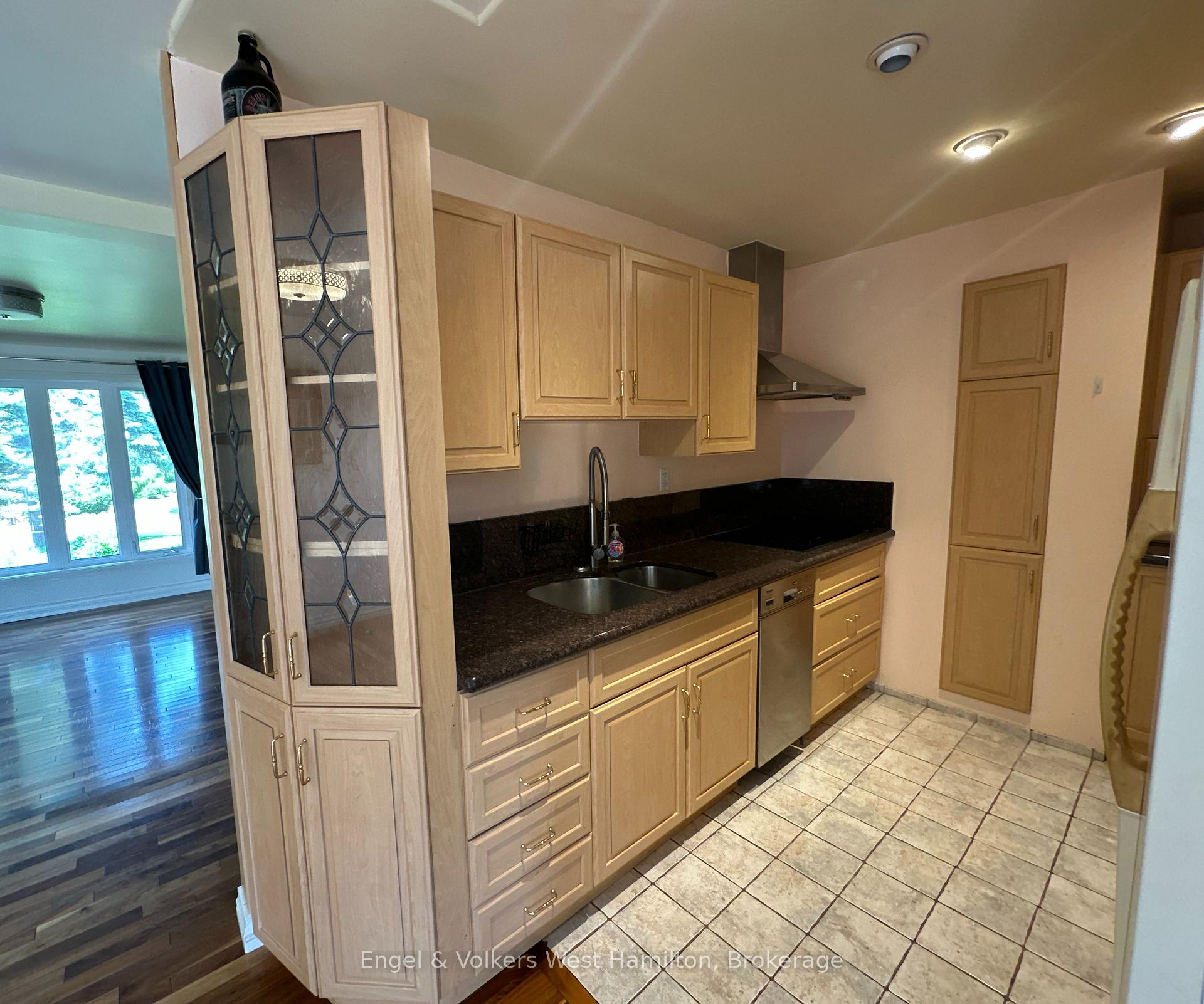 Photo 10 of 20 Nesbitt Street E, Ottawa, Crystal Bay/Rocky Point — HOMEH