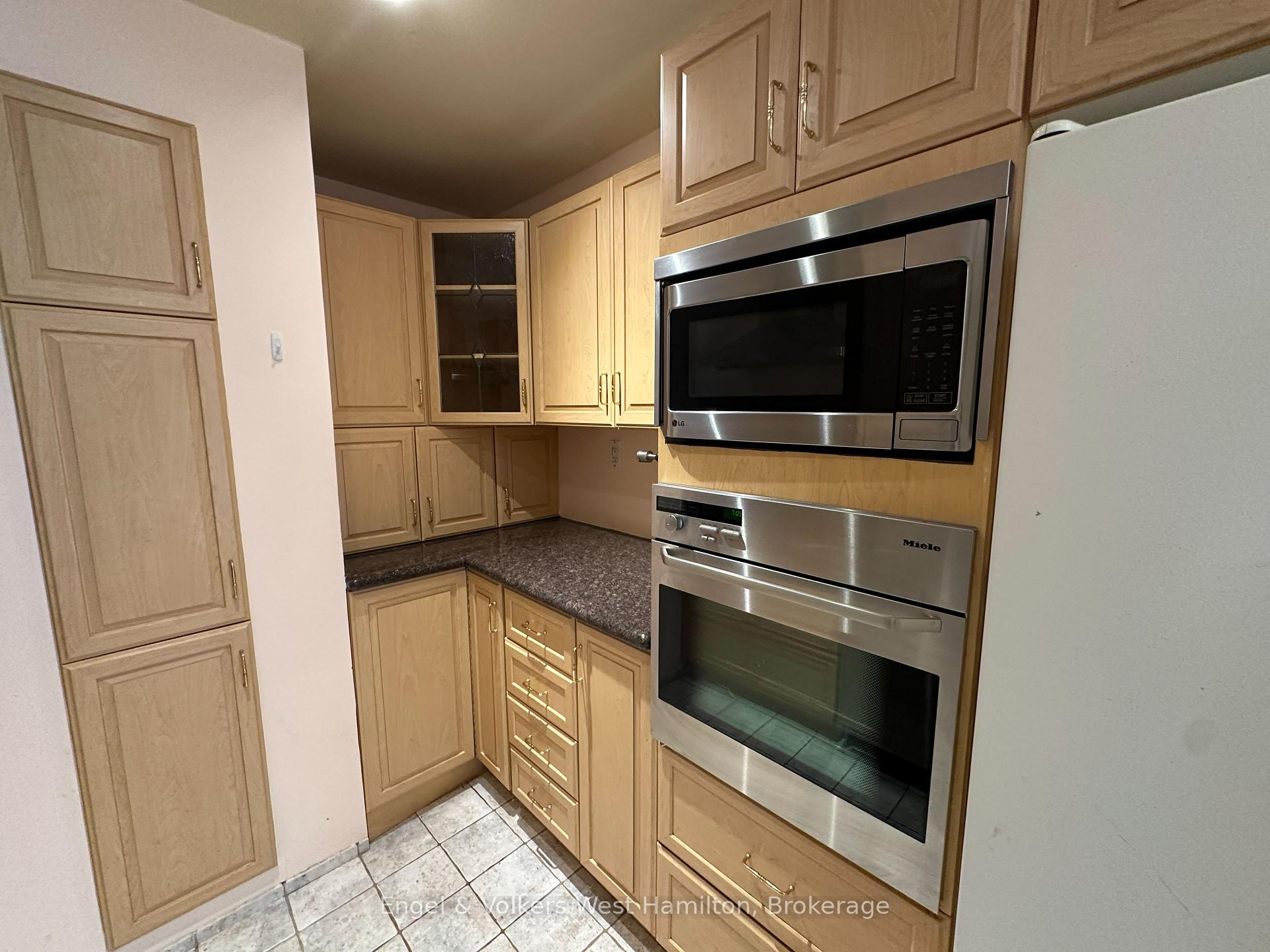 Photo 8 of 20 Nesbitt Street E, Ottawa, Crystal Bay/Rocky Point — HOMEH
