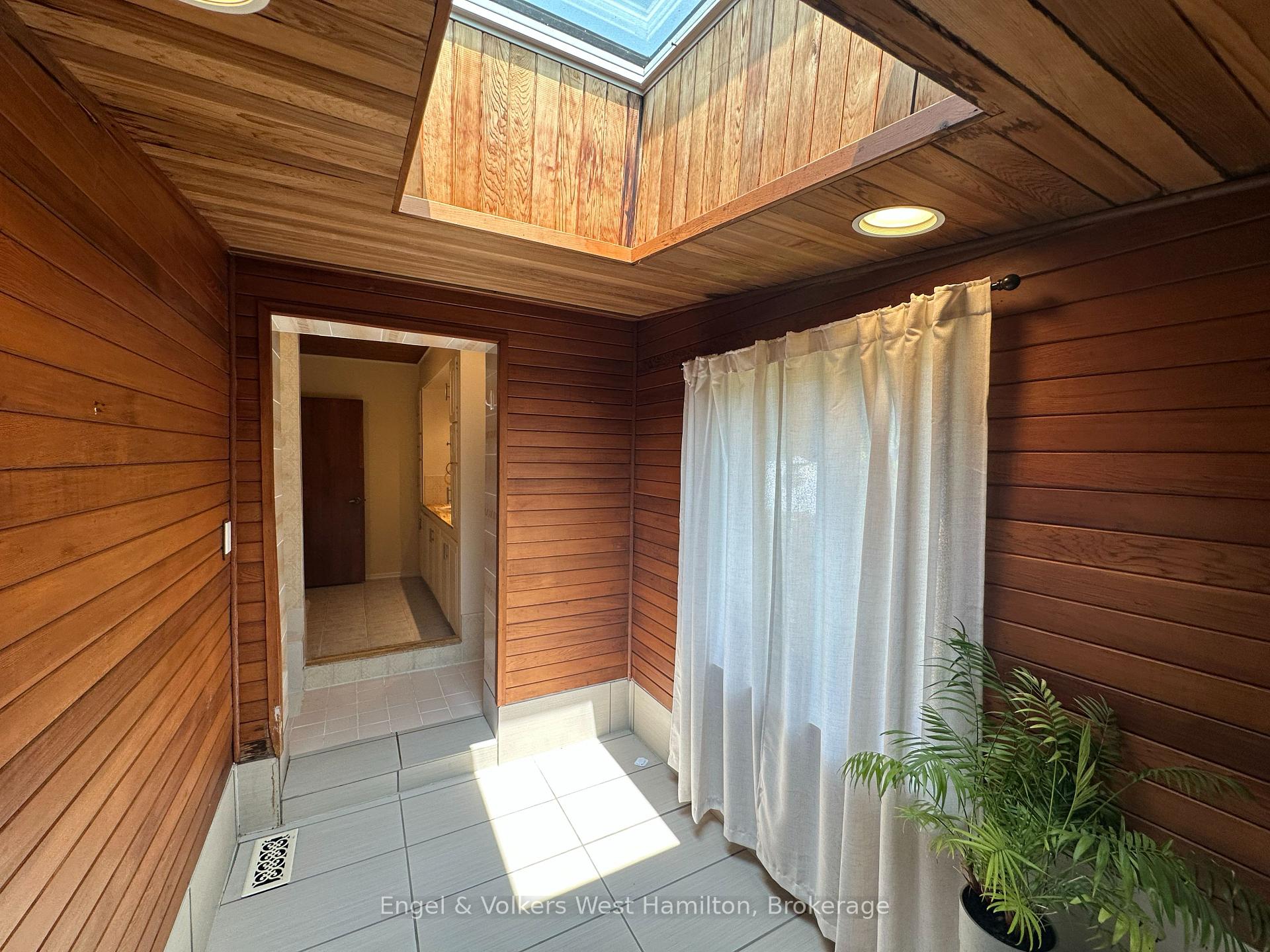 Photo 12 of 20 Nesbitt Street E, Ottawa, Crystal Bay/Rocky Point — HOMEH