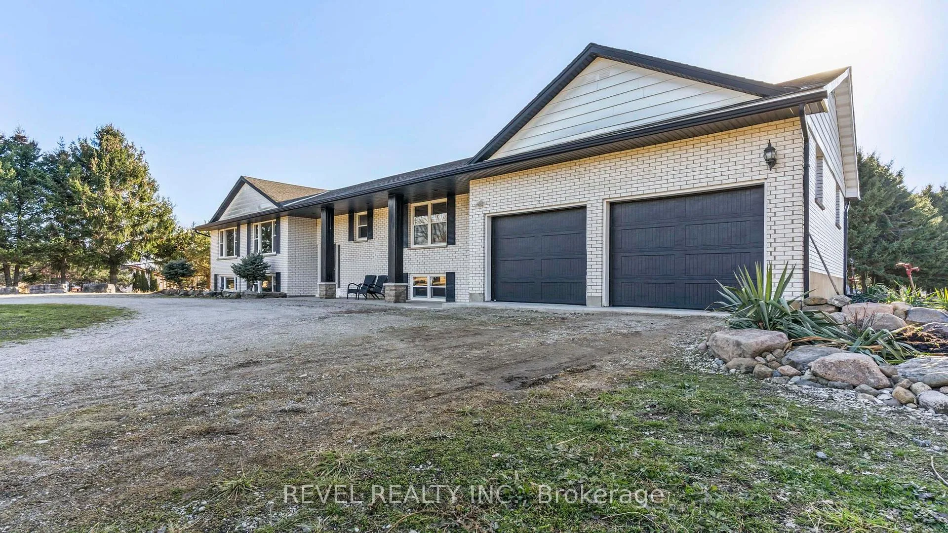 Photo 2 of 20875 Cherryhill Road, Thames Centre, Rural Thames Centre — HOMEH