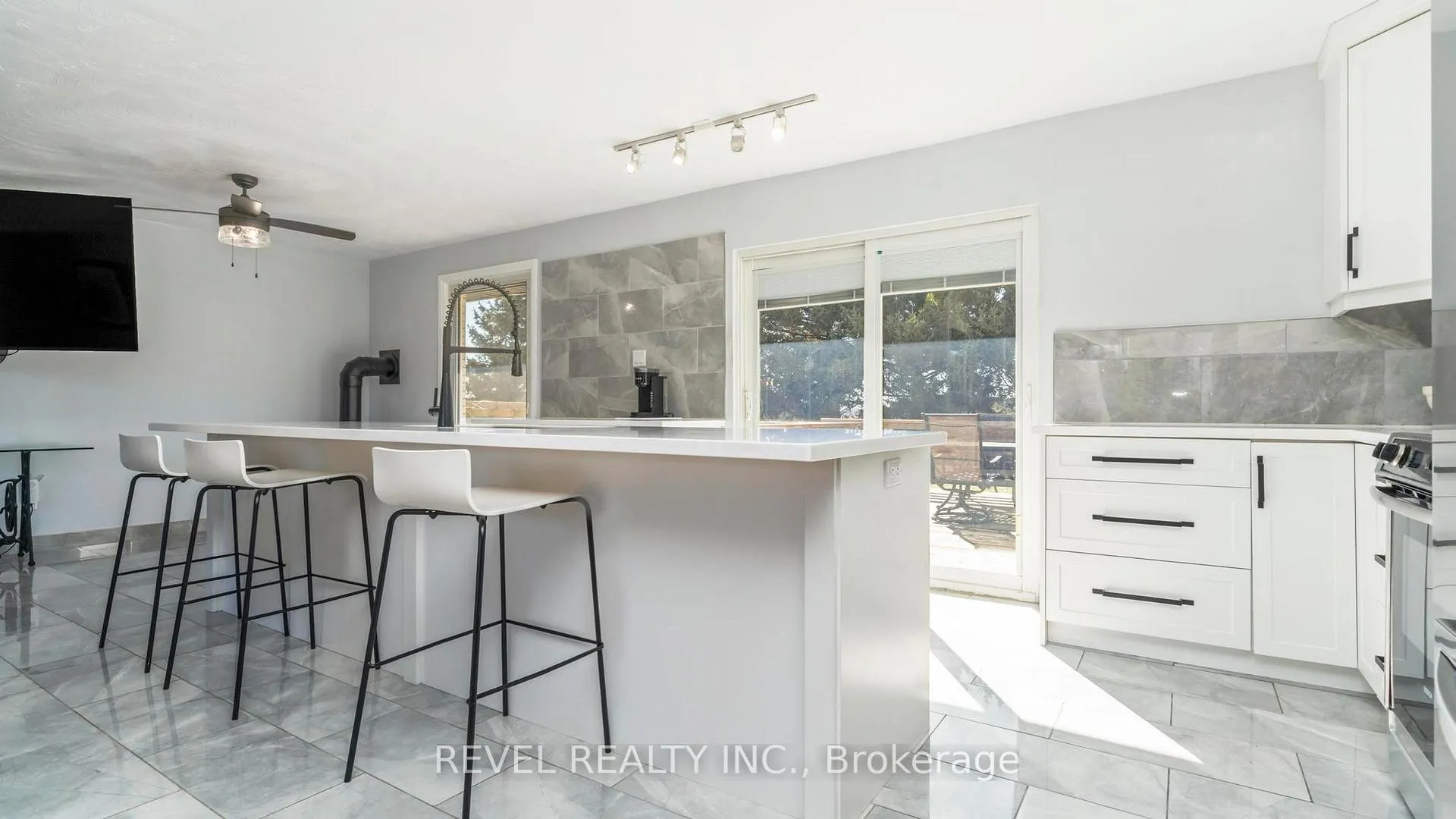 Photo 10 of 20875 Cherryhill Road, Thames Centre, Rural Thames Centre — HOMEH