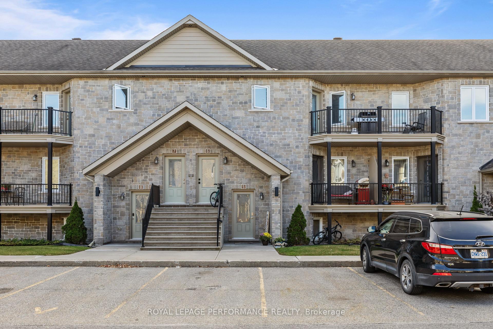 Front of Unit 5, 39 Main Street