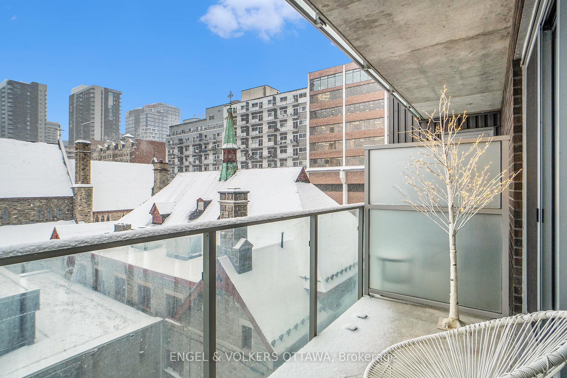 Front of Unit 406, 428 Sparks Street
