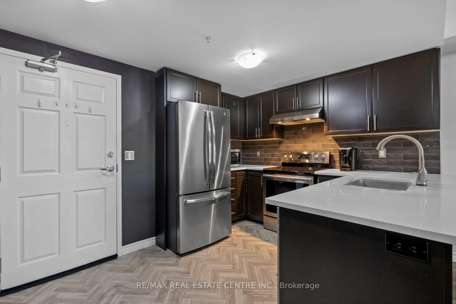 Photo 4 of Unit 304, 67 Kingsbury Square, Guelph, Pineridge/Westminster Woods — HOMEH