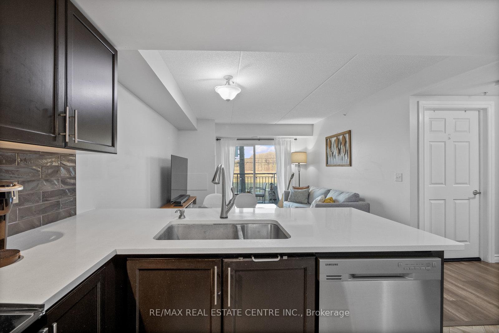 Photo 6 of Unit 304, 67 Kingsbury Square, Guelph, Pineridge/Westminster Woods — HOMEH