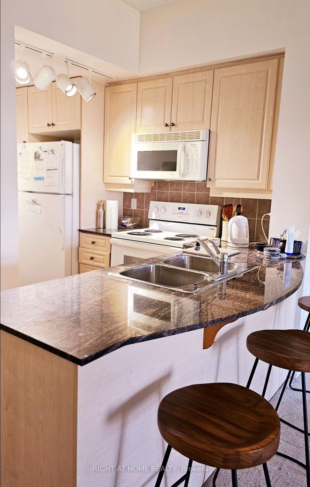 Photo 3 of Unit 402, 280 Aberdeen Boulevard E, Midland — HOMEH