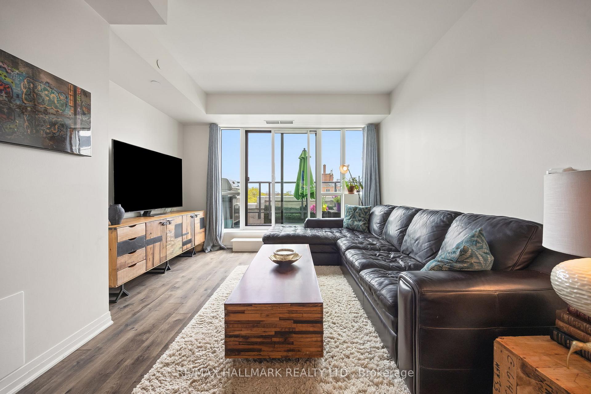 Photo 4 of Unit 507, 1630 Queen Street E, Toronto, The Beaches — HOMEH