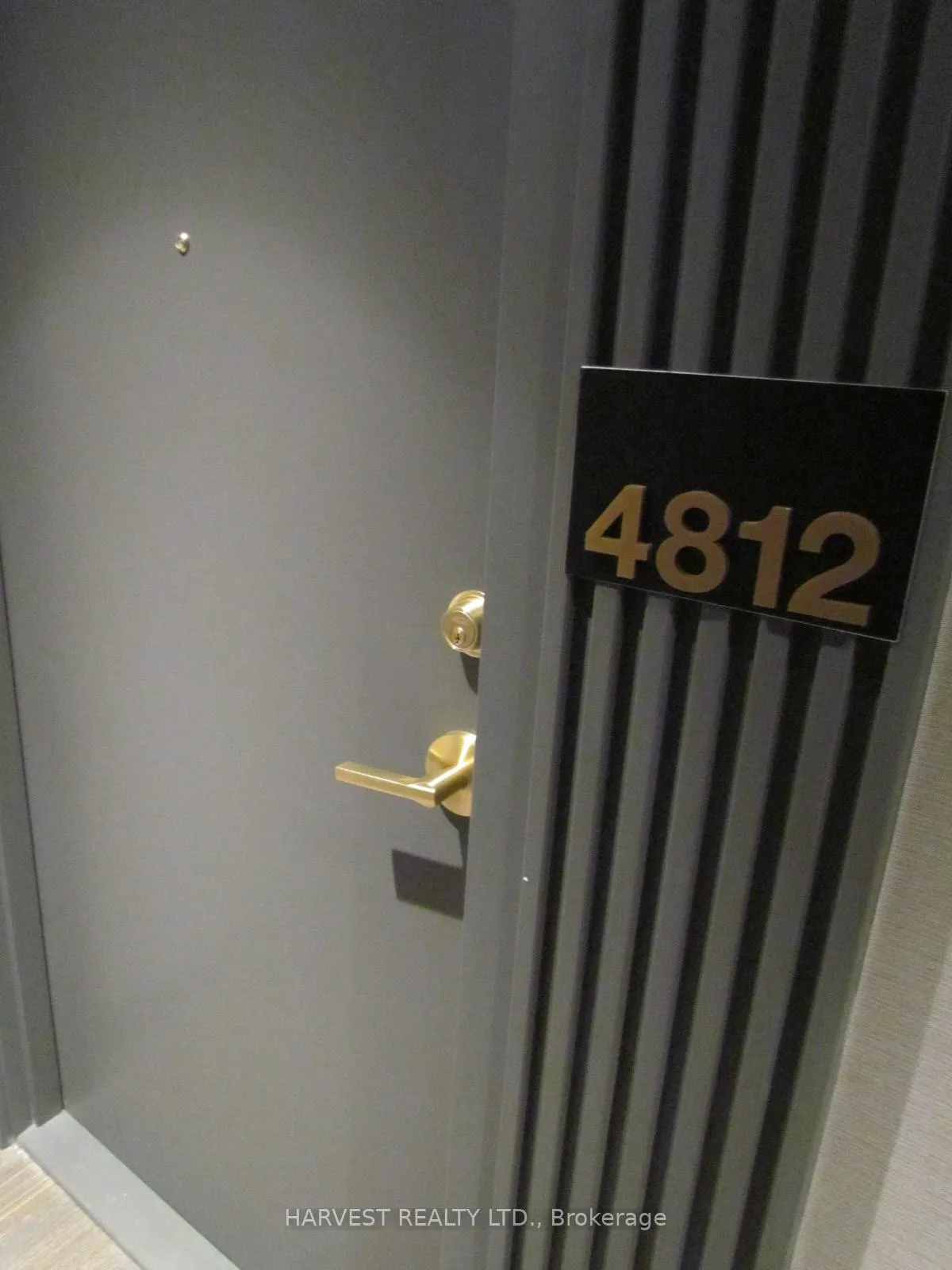 Front of Unit #4812, 898 Portage Parkway