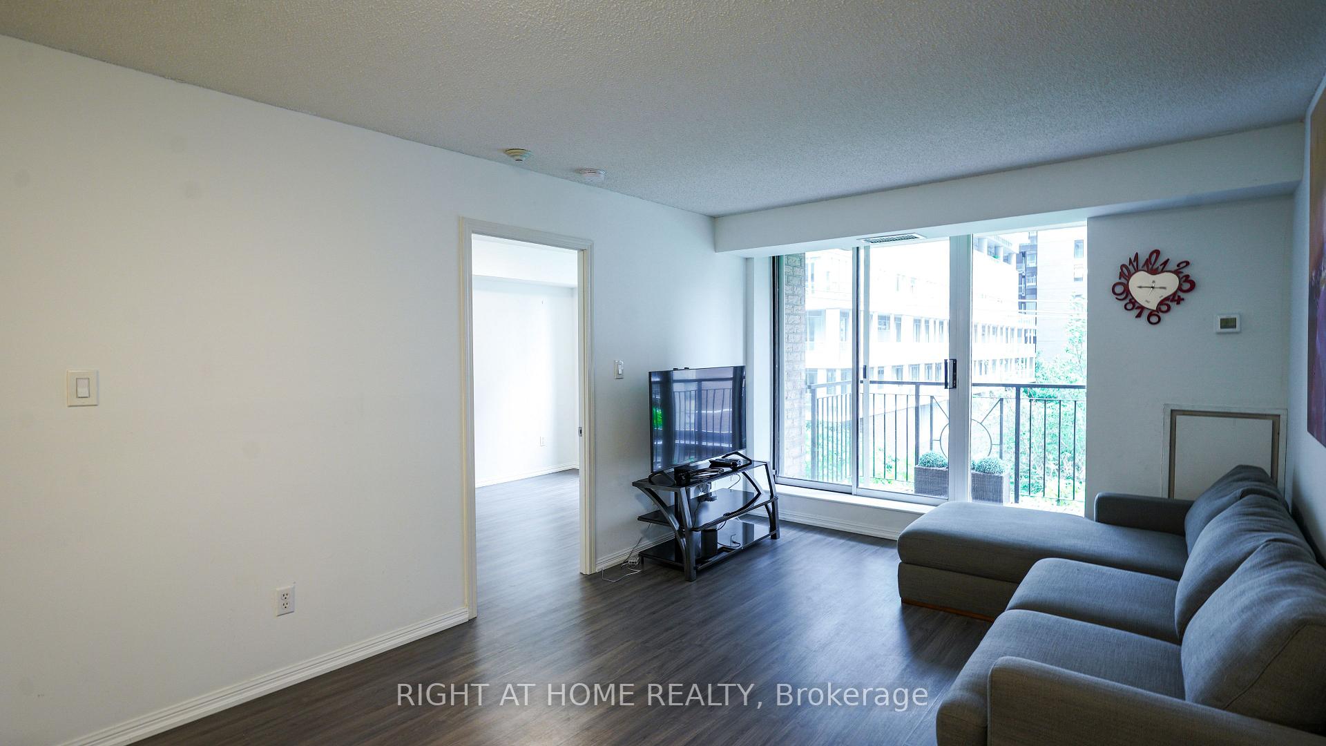 Photo 2 of Unit 408, 188 Redpath Avenue, Toronto, Mount Pleasant West — HOMEH