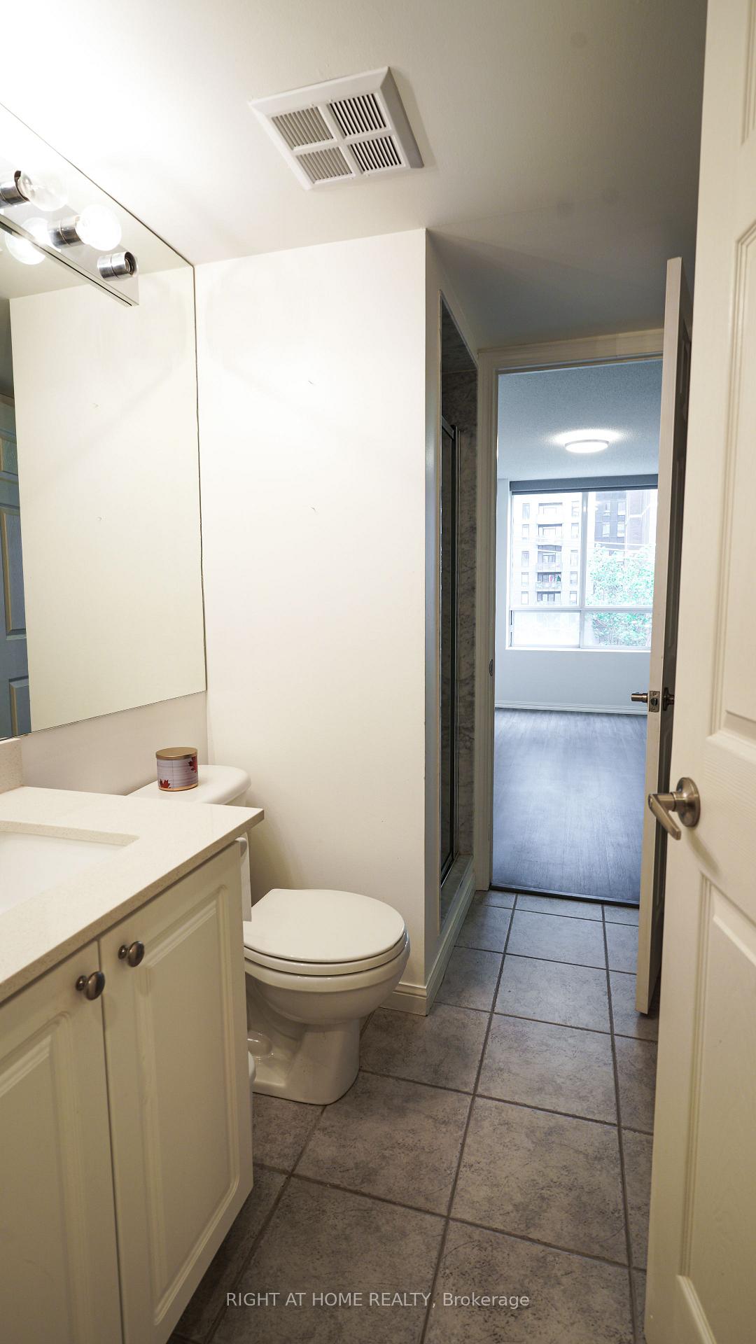 Photo 7 of Unit 408, 188 Redpath Avenue, Toronto, Mount Pleasant West — HOMEH