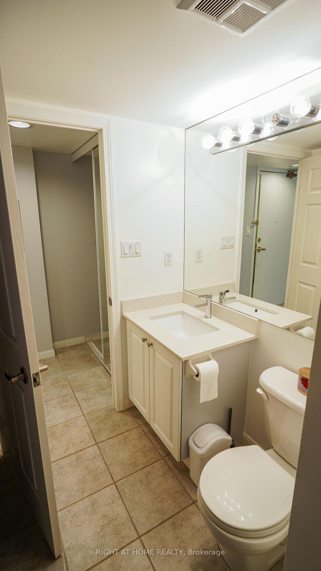 Photo 10 of Unit 408, 188 Redpath Avenue, Toronto, Mount Pleasant West — HOMEH