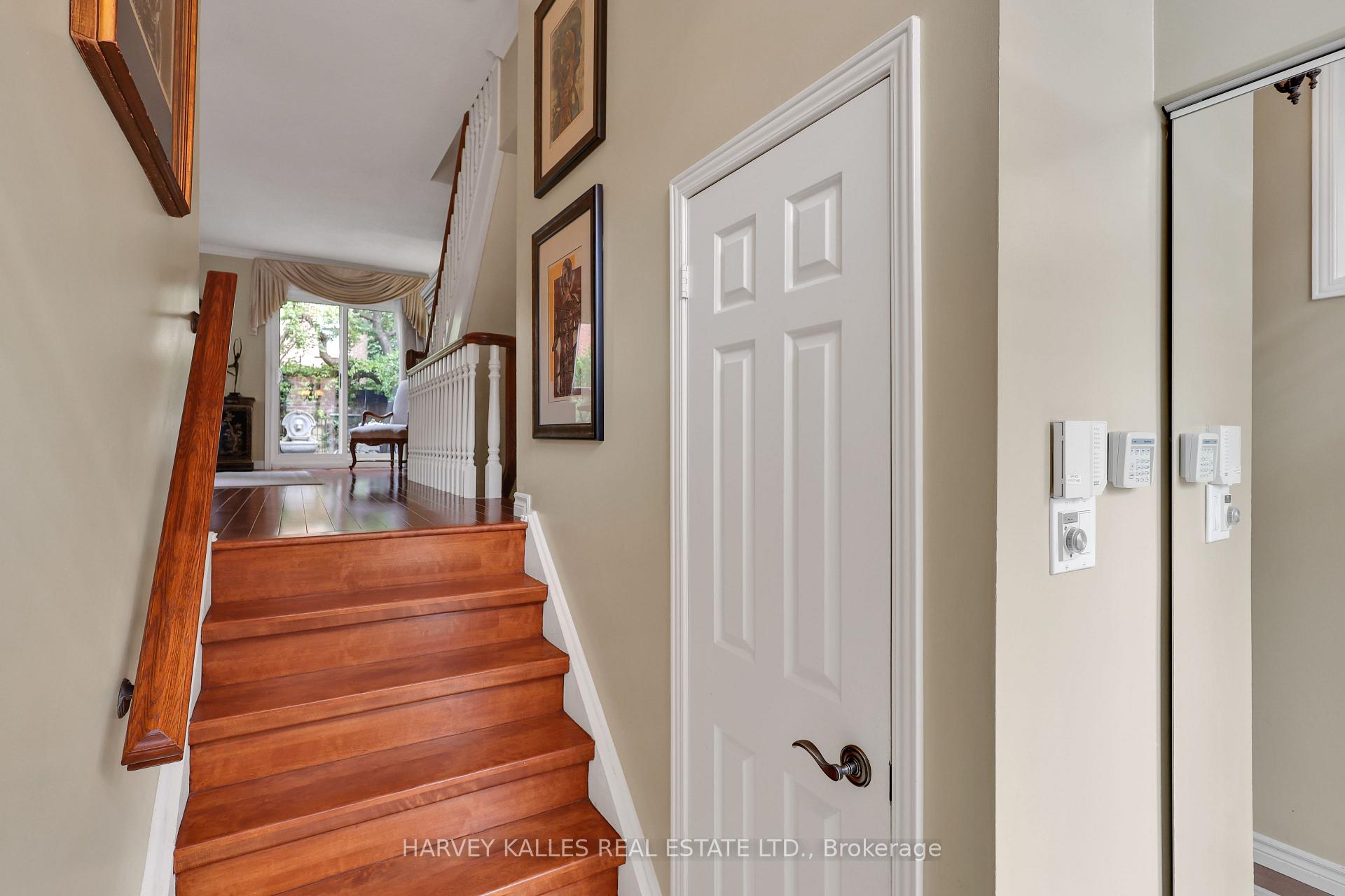 Photo 2 of 68 Sylvan Valleyway, Toronto, Bedford Park-Nortown — HOMEH