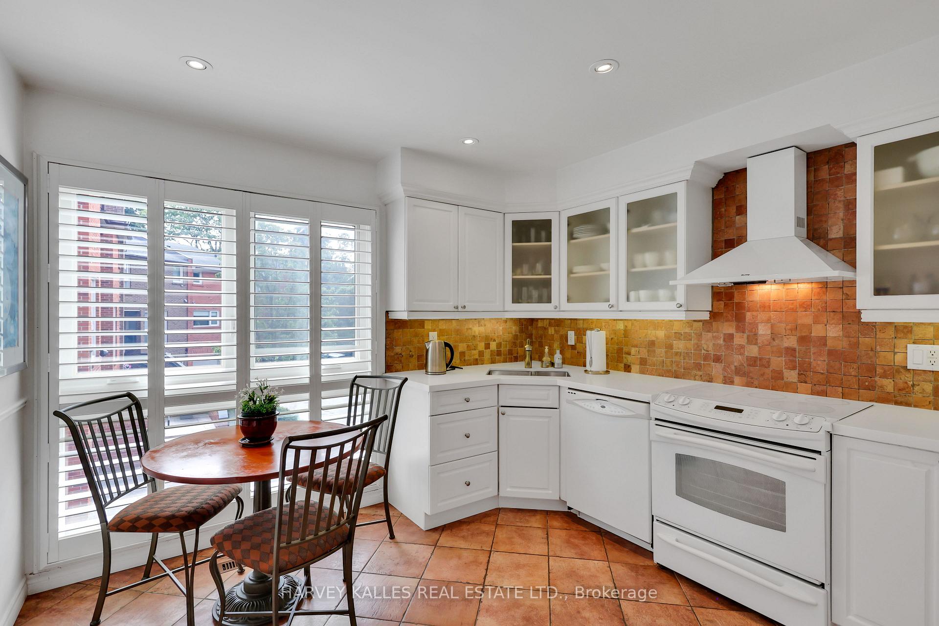 Photo 10 of 68 Sylvan Valleyway, Toronto, Bedford Park-Nortown — HOMEH