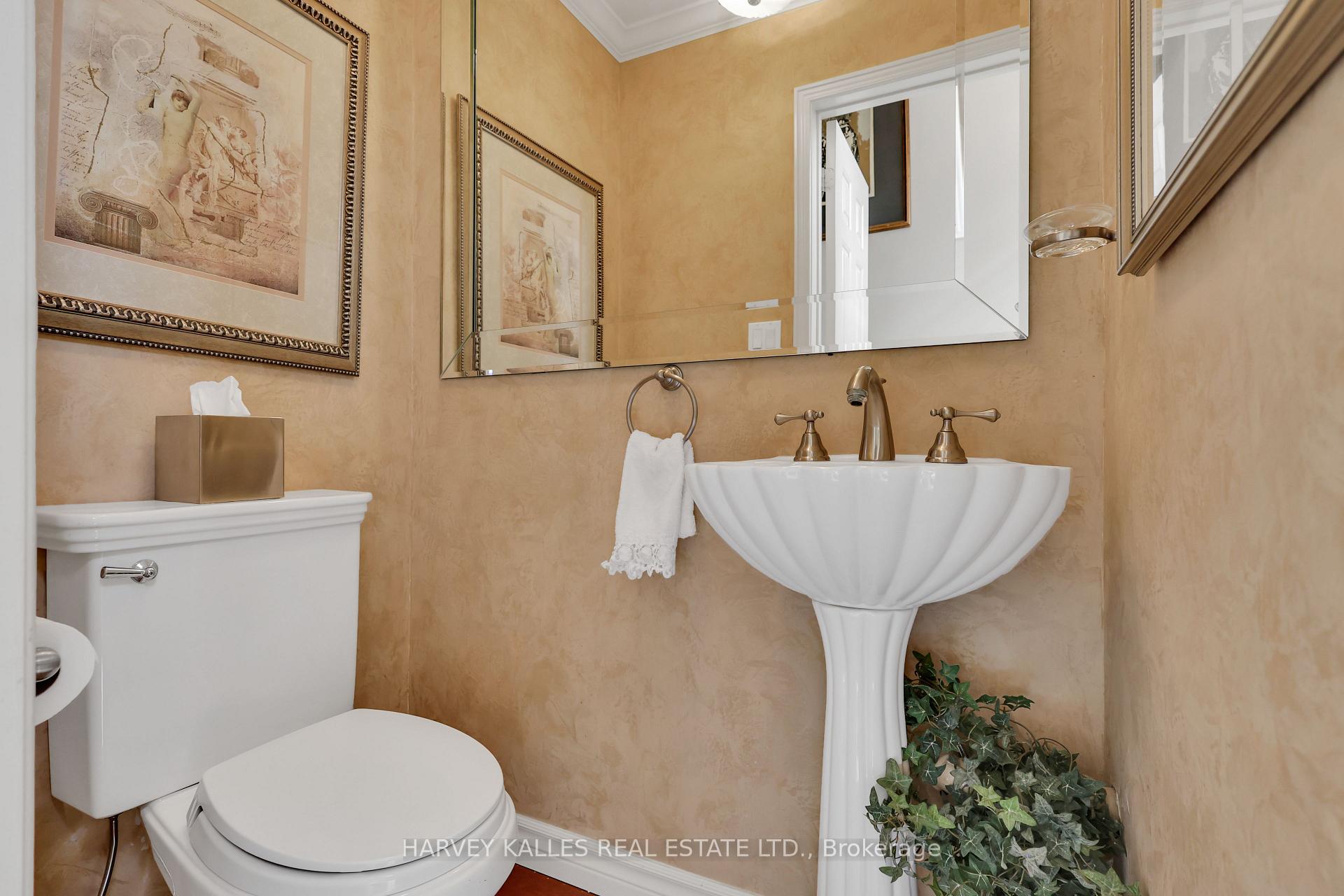Photo 12 of 68 Sylvan Valleyway, Toronto, Bedford Park-Nortown — HOMEH