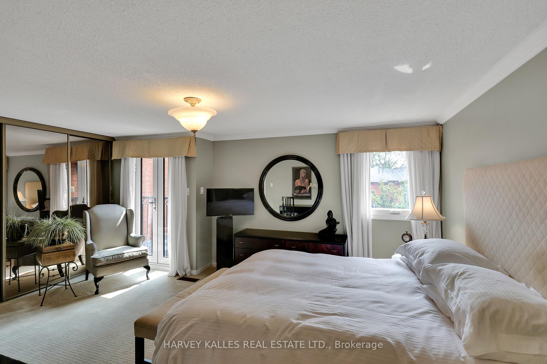 Photo 14 of 68 Sylvan Valleyway, Toronto, Bedford Park-Nortown — HOMEH