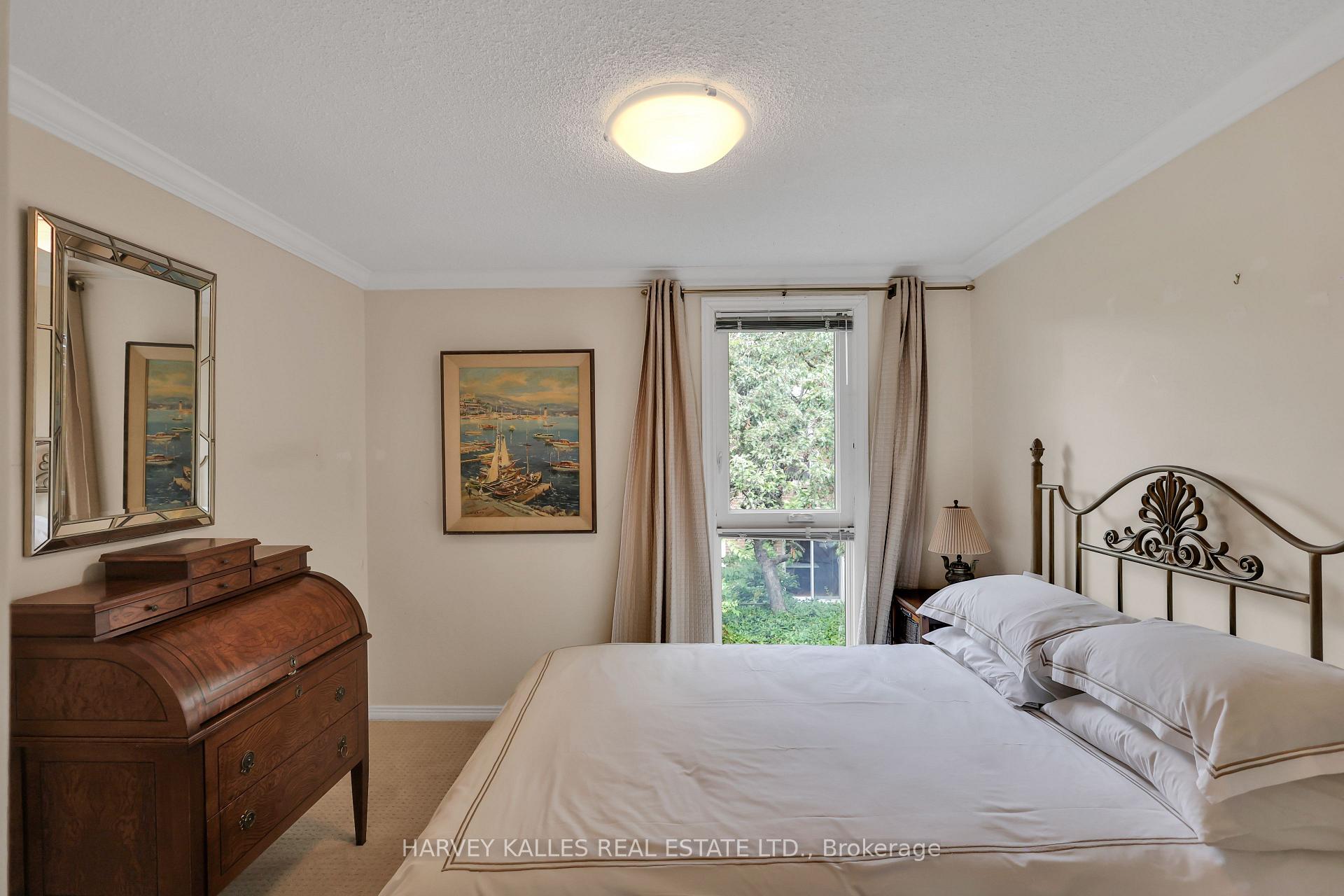 Photo 18 of 68 Sylvan Valleyway, Toronto, Bedford Park-Nortown — HOMEH