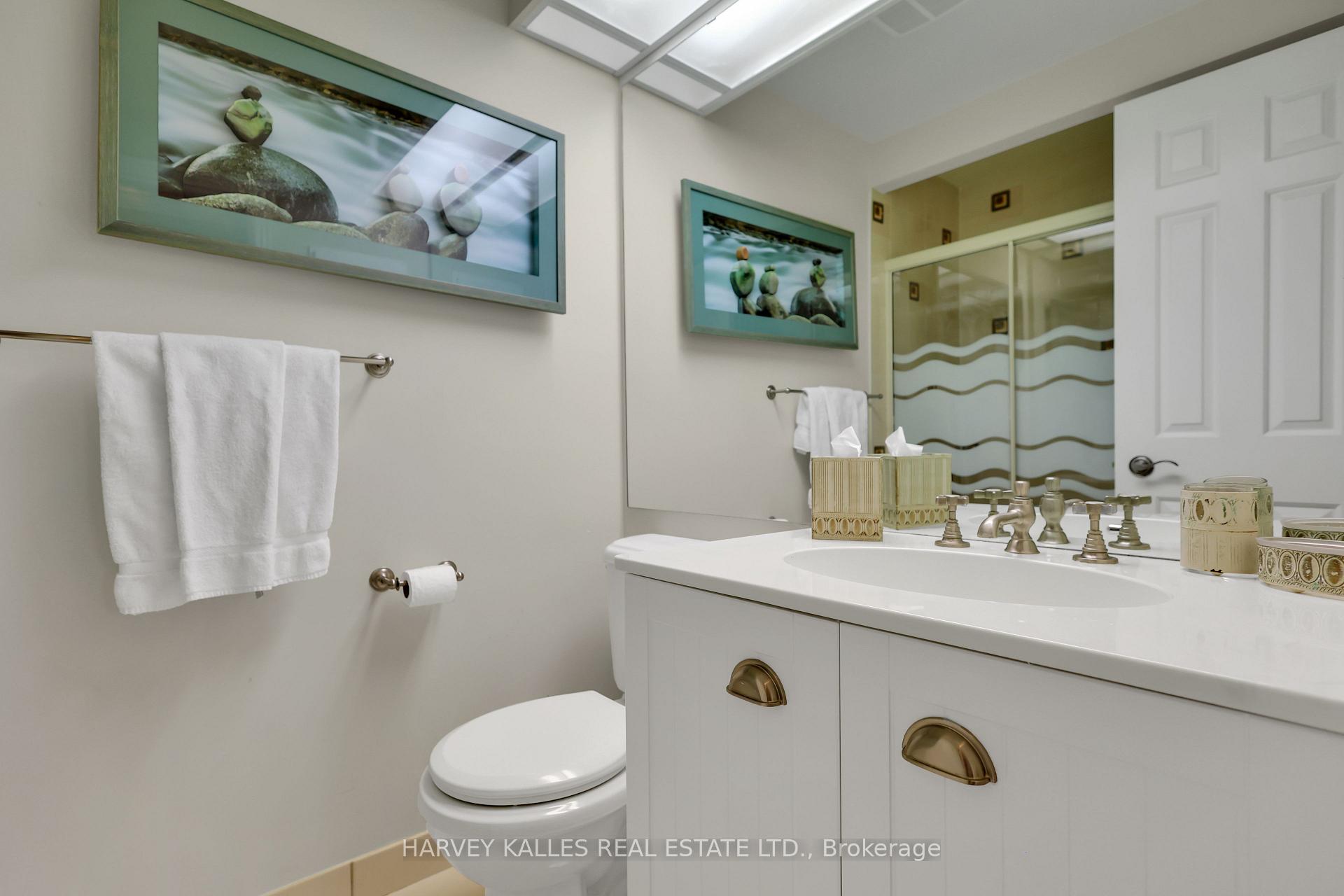 Photo 20 of 68 Sylvan Valleyway, Toronto, Bedford Park-Nortown — HOMEH