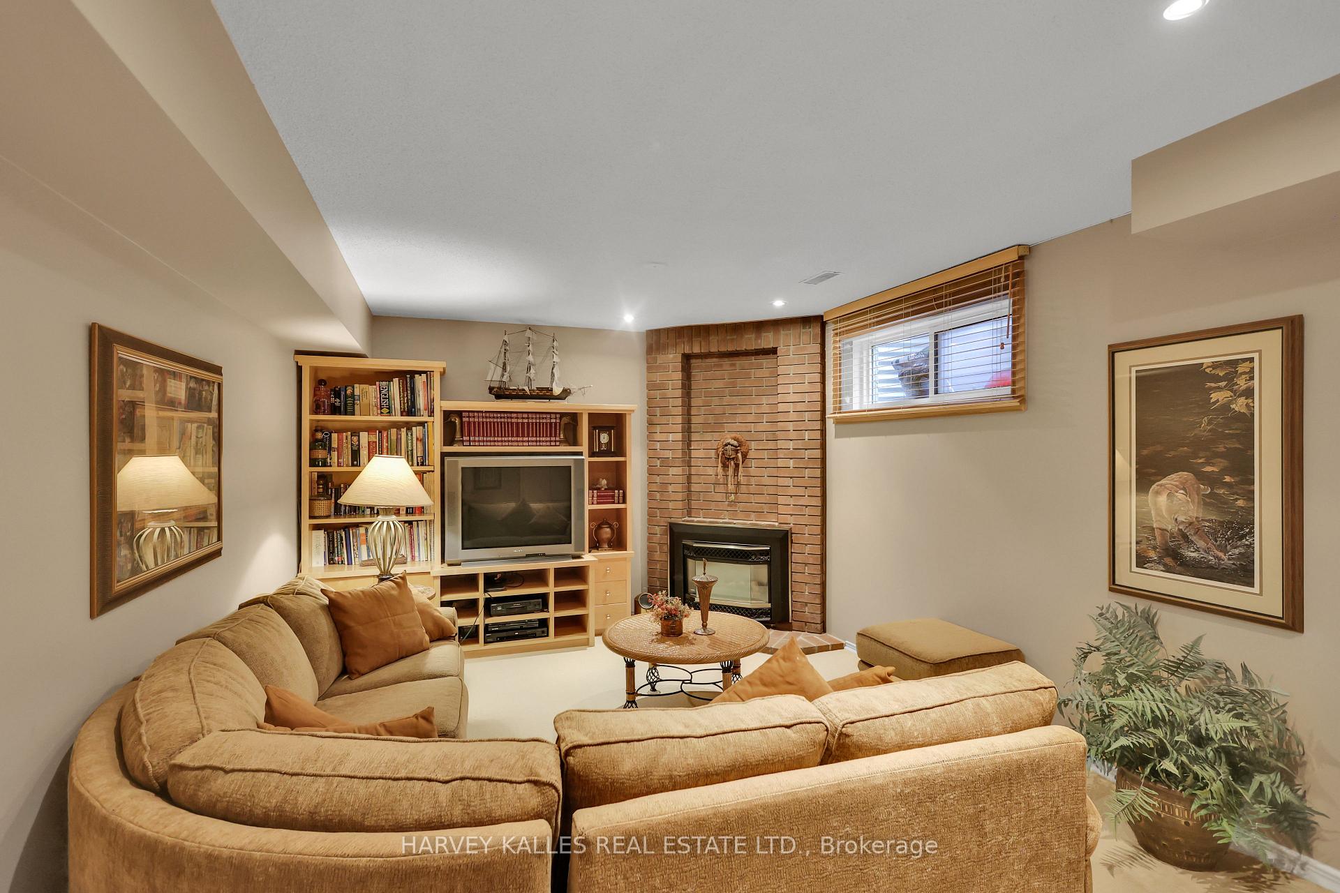 Photo 24 of 68 Sylvan Valleyway, Toronto, Bedford Park-Nortown — HOMEH