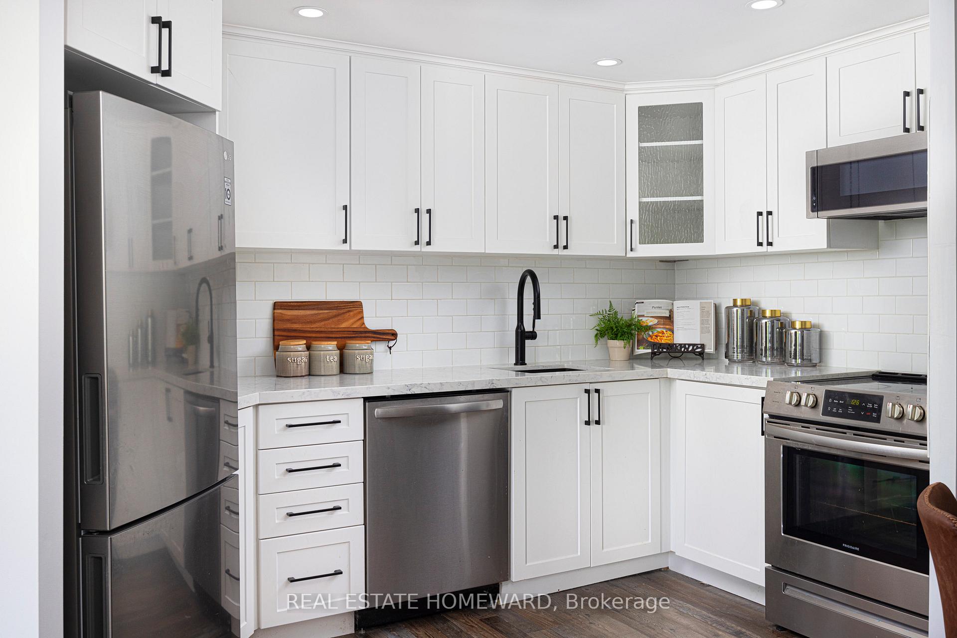 Photo 14 of Unit 503, 716 Kingston Road, Toronto, The Beaches — HOMEH