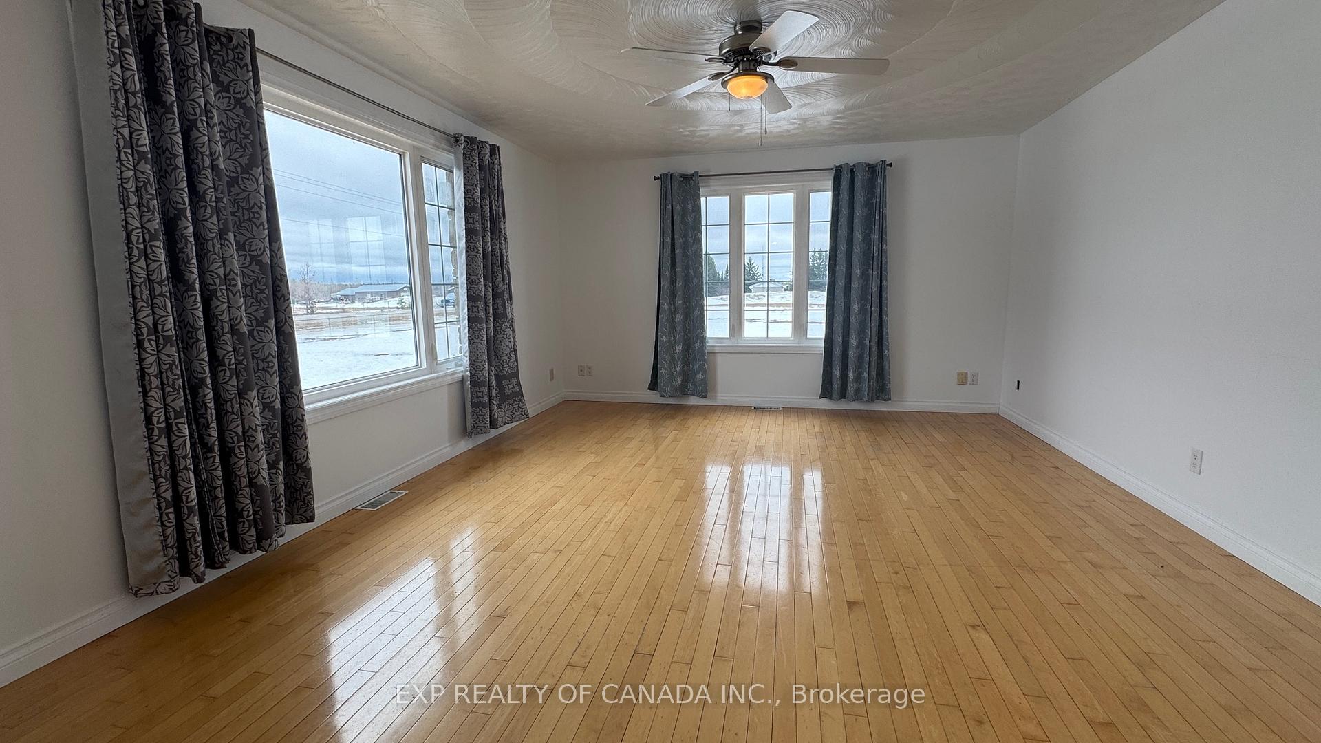 Photo 6 of 1467 Hwy 652 E, Cochrane — HOMEH