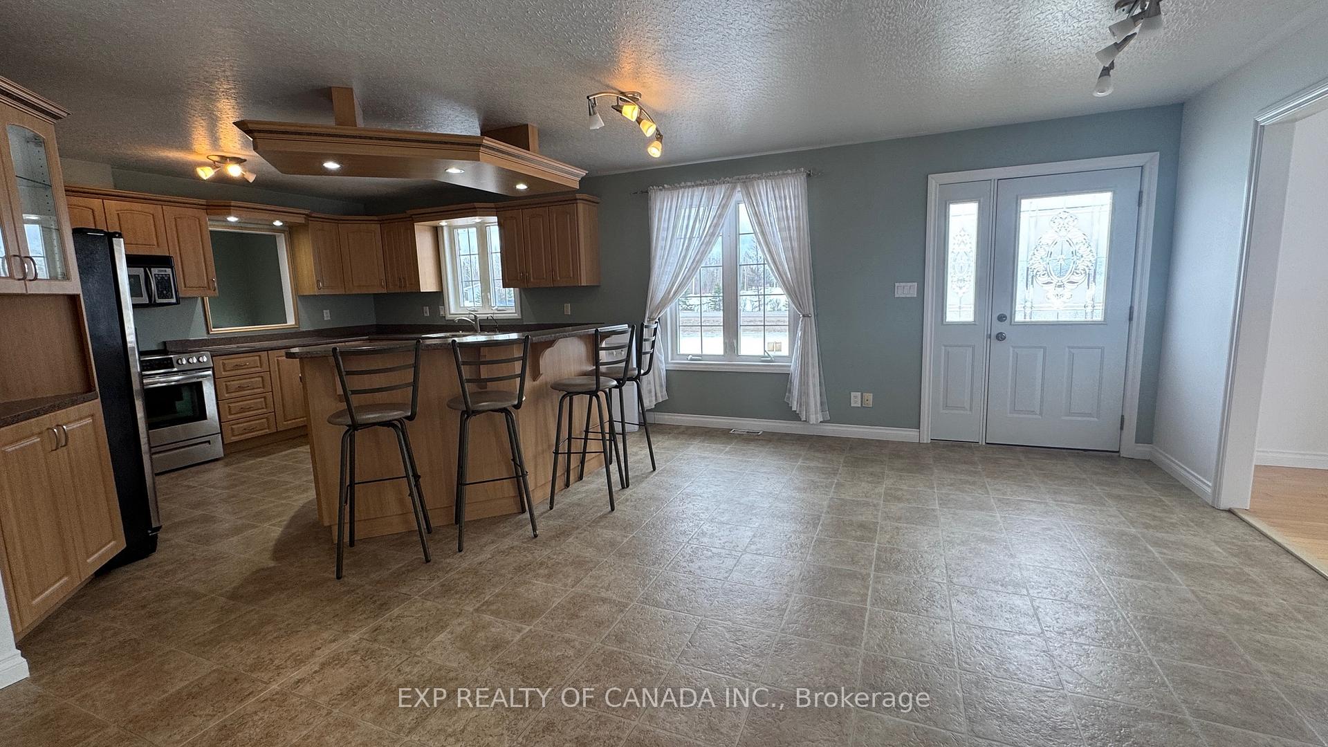 Photo 7 of 1467 Hwy 652 E, Cochrane — HOMEH