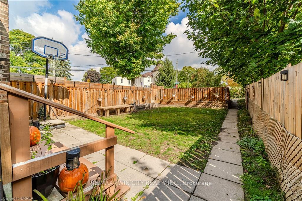 Photo 6 of 75 Willow Street, Brant, Paris — HOMEH
