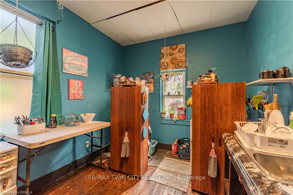 Photo 11 of 75 Willow Street, Brant, Paris — HOMEH