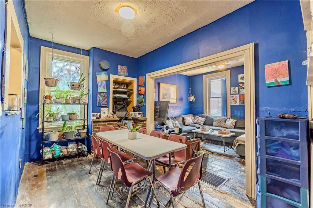 Photo 7 of 75 Willow Street, Brant, Paris — HOMEH