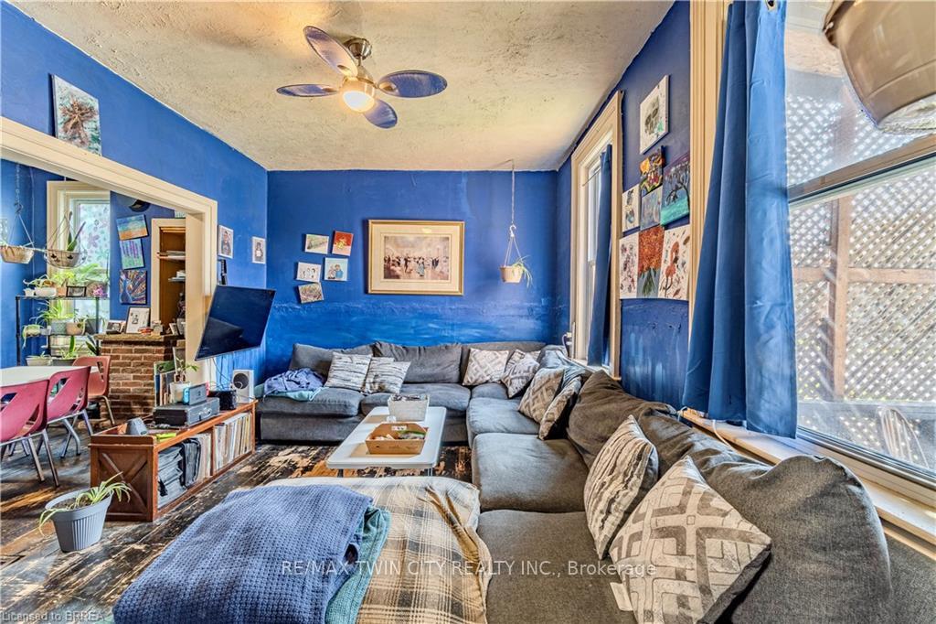 Photo 8 of 75 Willow Street, Brant, Paris — HOMEH