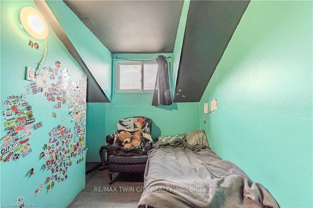 Photo 12 of 75 Willow Street, Brant, Paris — HOMEH