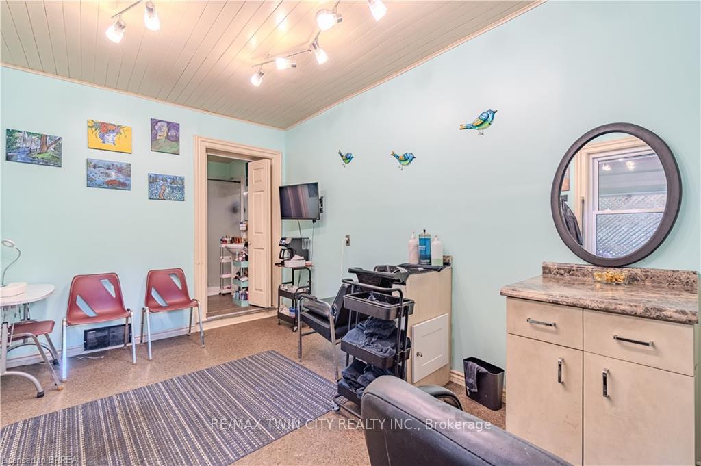 Photo 15 of 75 Willow Street, Brant, Paris — HOMEH