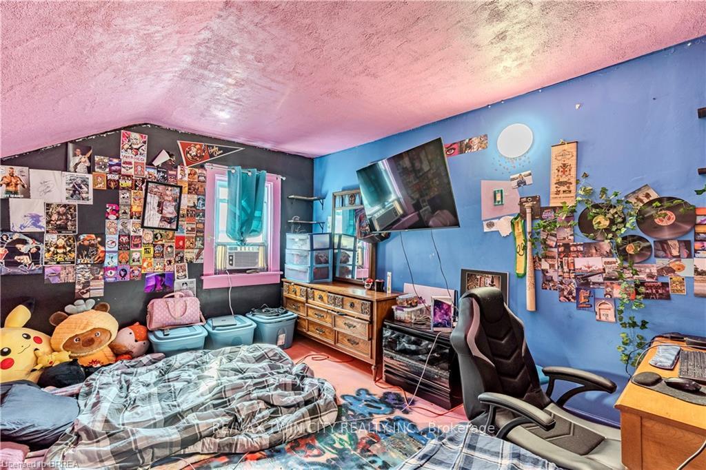Photo 17 of 75 Willow Street, Brant, Paris — HOMEH