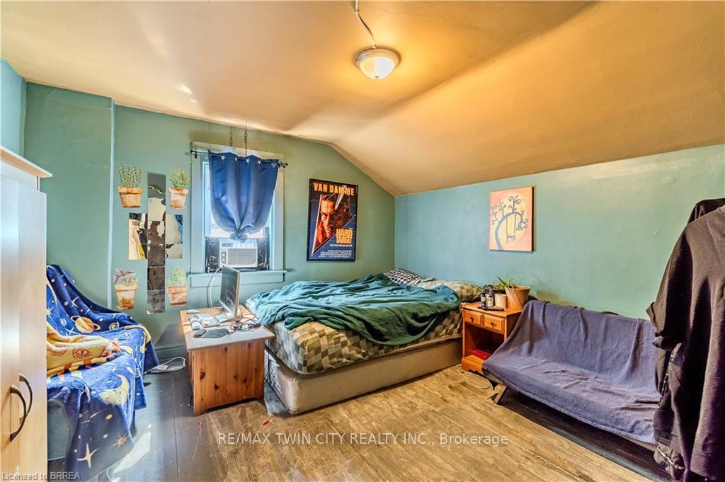 Photo 22 of 75 Willow Street, Brant, Paris — HOMEH