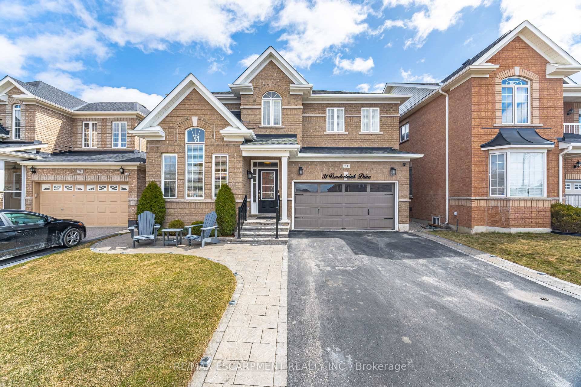 Photo 4 of 31 Vanderbrink Drive, Brampton, Sandringham-Wellington — HOMEH