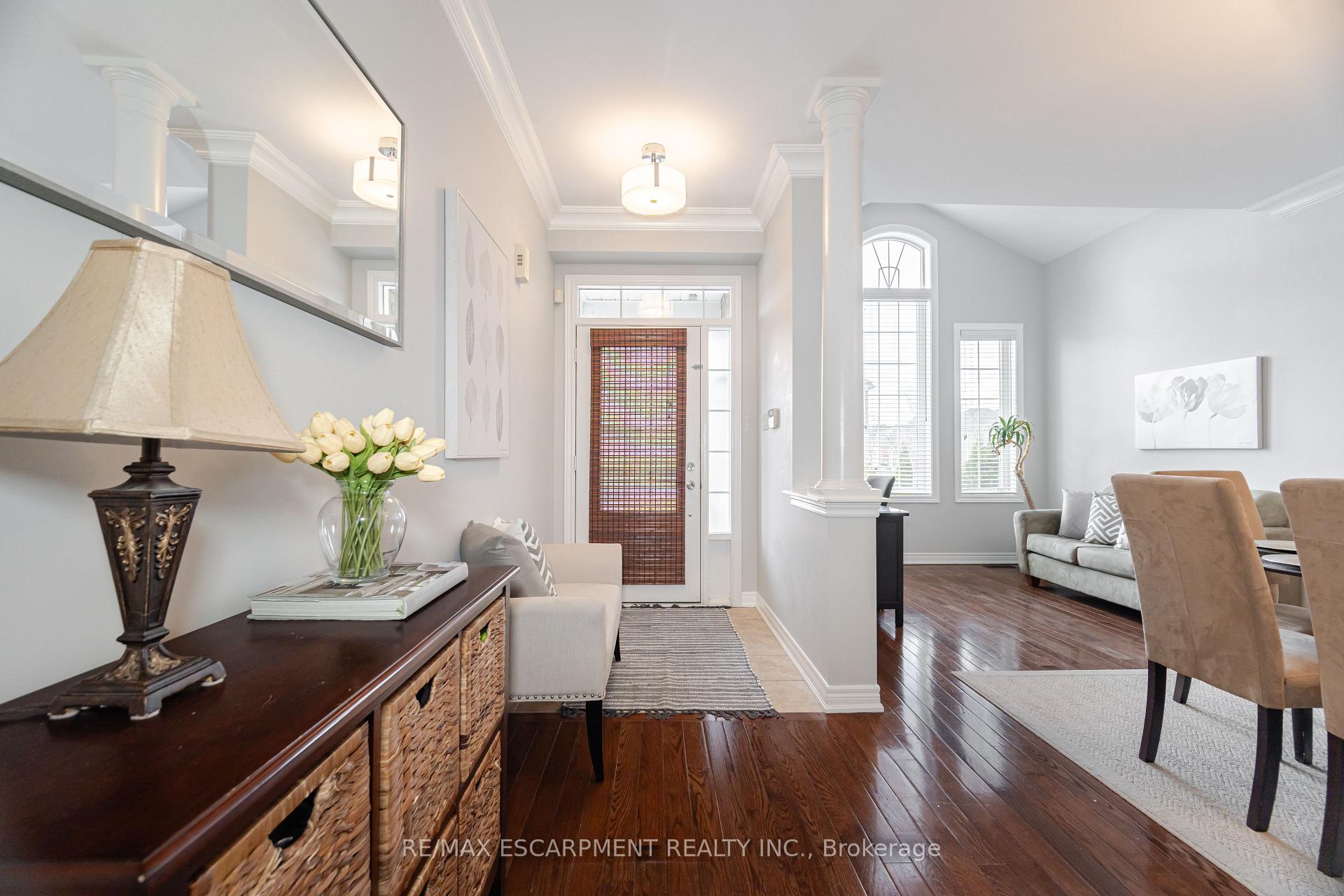 Photo 3 of 31 Vanderbrink Drive, Brampton, Sandringham-Wellington — HOMEH