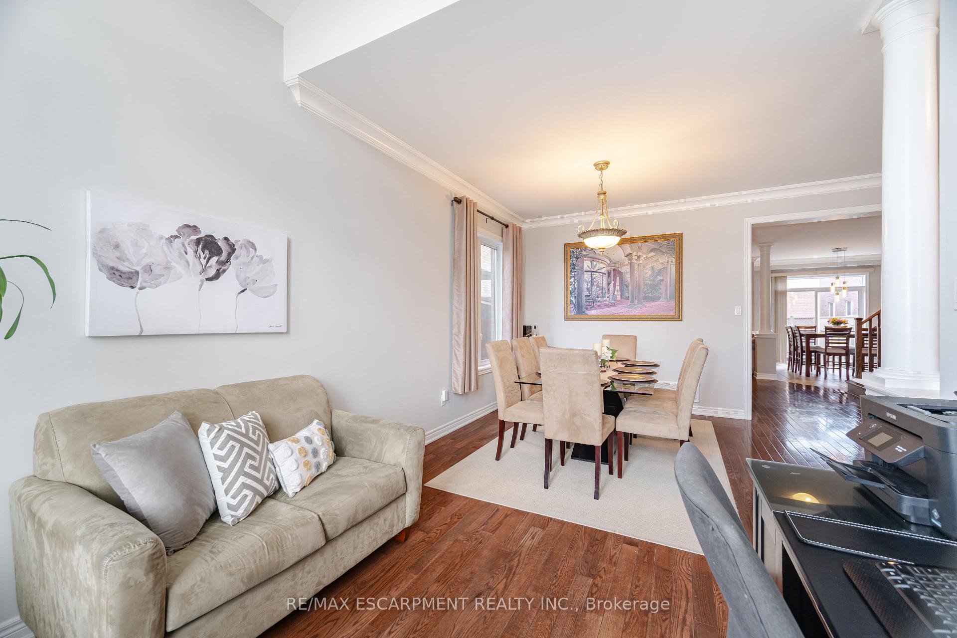 Photo 7 of 31 Vanderbrink Drive, Brampton, Sandringham-Wellington — HOMEH